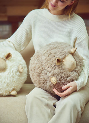 Cute Sheep | Korthåret Lammeskind | Ø28 cm Beige/hvid